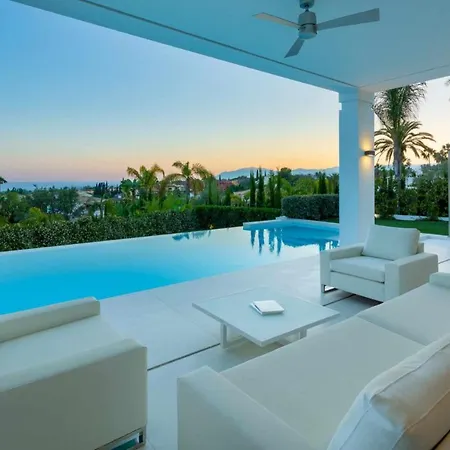 Impresionante De Lujo Moderna En Nagueles Villa