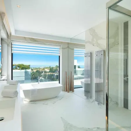 Villa Impresionante De Lujo Moderna En Nagueles Marbella