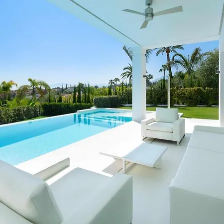 Impresionante De Lujo Moderna En Nagueles Villa